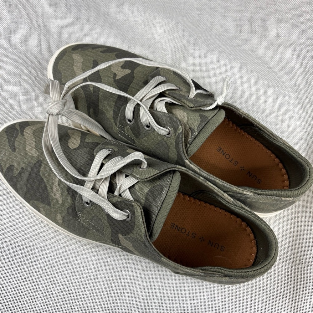 Sun Stone Women’s Green Camouflage Round Toe Lace Up Sneakers Size 9.5M